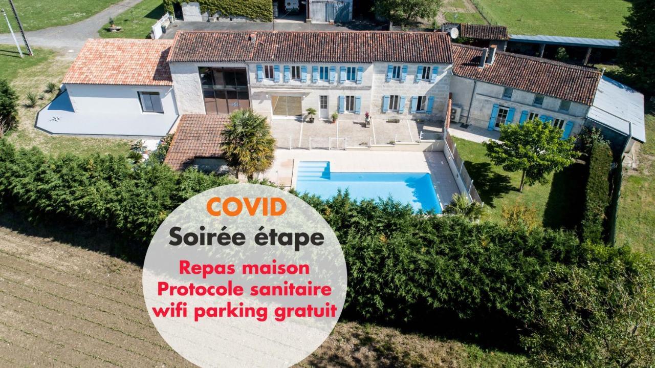 Les Cuves - Saintes Panzió Chaniers Kültér fotó